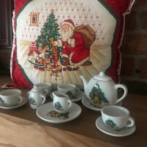 Rare Vintage 1970’s Christmas Miniature Tea Set - Picture 10 of 12